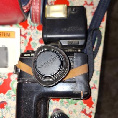 Vtg Pentax camera w/ Accessories