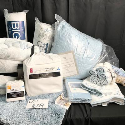 Lot U 609 NWT Cuddl Duds Blue/White Plush/Sherpa Throw, Blue Down Comforter, NIB Sheet Set, NWT Bath Mat, NWT Bath Towels/Face Cloths,...