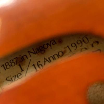Suzuki Violin 1/16 w/Case