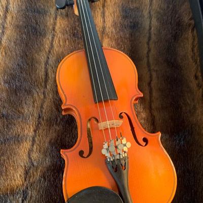 Suzuki Violin 1/16 w/Case