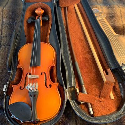 Suzuki Violin 1/16 w/Case