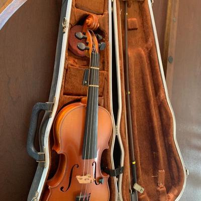 Suzuki Size 1/2 Anno Violin w/ Case