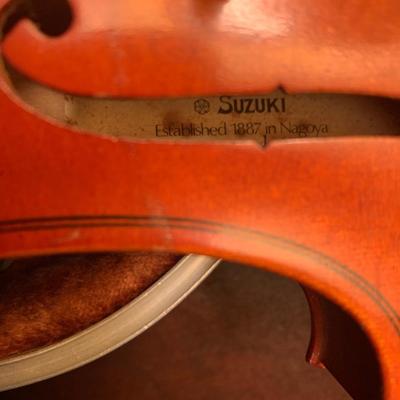 Suzuki Size 1/2 Anno Violin w/ Case