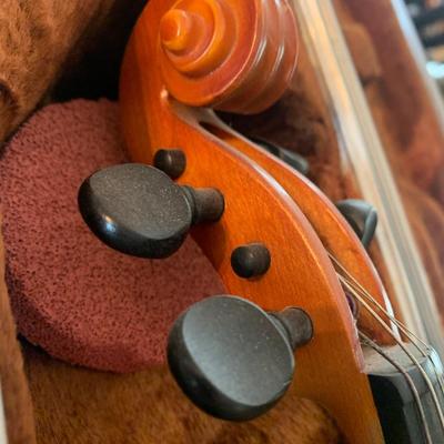 Suzuki Size 1/2 Anno Violin w/ Case