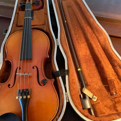 Suzuki Size 1/2 Anno Violin w/ Case