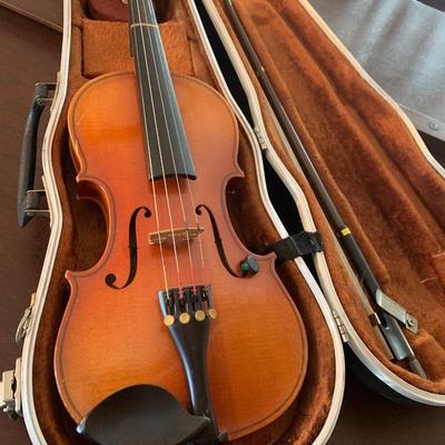 Suzuki Size 1/2 Anno Violin w/ Case
