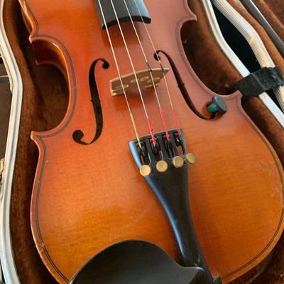 Suzuki Size 1/2 Anno Violin w/ Case