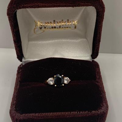 LOT4: Beautiful 14k Gold Ring with Oval Cut Blue Sapphire Flanked by 2 Round White Sapphires - 2.8 gtw sz5