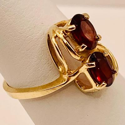 LOT 11: Double Oval Garnet and 14 k Gold Ring - 2.9gtw