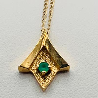 LOT 14: Emerald and 14KP Gold Pendant on 18" Gold Chain