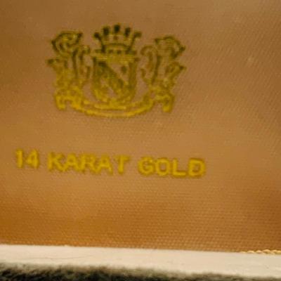 LOT 14: Emerald and 14KP Gold Pendant on 18" Gold Chain