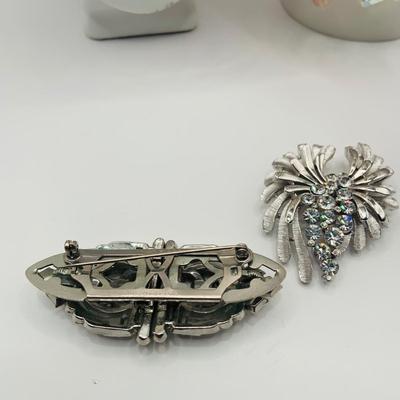 LOT18: Vintage Crown Trifari Silvertone Rodium Plated Clear Crystal Brooch, Rhinestone Duet Brooch/ Shoe Clip, Bead Necklaces and Earrings