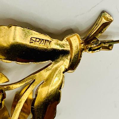 LOT:19: Tancer II Lucite Patridge in a Peartree, Gerrys Reindeer, Interchangeable Pin and More