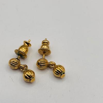 LOT:26: Lot of Beautiful Gold Tone Fashion Jewelry by Monet, Nina Ricci and More