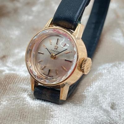LOT 56J: Ladies Omega (Swiss) Watch