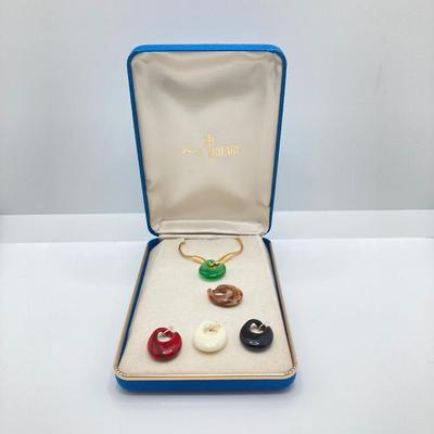 LOT 59J: Vintage 1960's Crown Trifari Interchangeable Lucite Pendant Necklace in Original Presentation Box