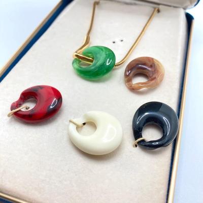 LOT 59J: Vintage 1960's Crown Trifari Interchangeable Lucite Pendant Necklace in Original Presentation Box