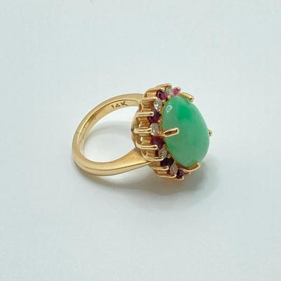 LOT 63J: Oval Jade Gold Ring with Diamond and Pink Sapphire Halo - 14KT, TW 9.7g, Sz 4