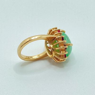 LOT 63J: Oval Jade Gold Ring with Diamond and Pink Sapphire Halo - 14KT, TW 9.7g, Sz 4