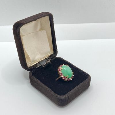 LOT 63J: Oval Jade Gold Ring with Diamond and Pink Sapphire Halo - 14KT, TW 9.7g, Sz 4