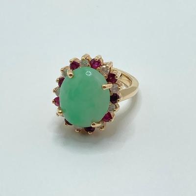 LOT 63J: Oval Jade Gold Ring with Diamond and Pink Sapphire Halo - 14KT, TW 9.7g, Sz 4