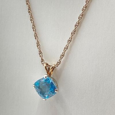 LOT 67J: Blue Topaz Pendant Necklace on Sterling Silver Rope Chain - 925, Tw 6.5g, 18"