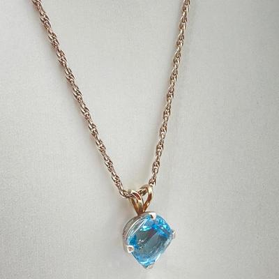 LOT 67J: Blue Topaz Pendant Necklace on Sterling Silver Rope Chain - 925, Tw 6.5g, 18"