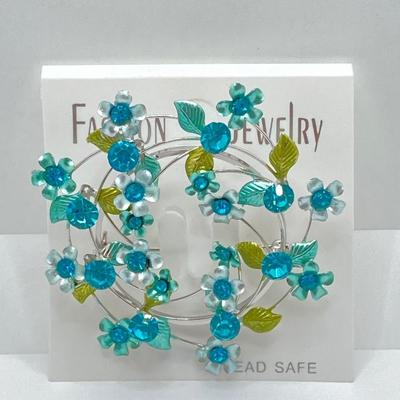 LOT 70J: Collection of Brooches / Pins - Sarah Coventry, Talbots, Anne Klein and More