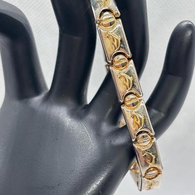 LOT 82: Sterling Silver 925 Puffy Link Dolphin Bracelet