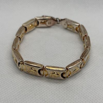 LOT 82: Sterling Silver 925 Puffy Link Dolphin Bracelet
