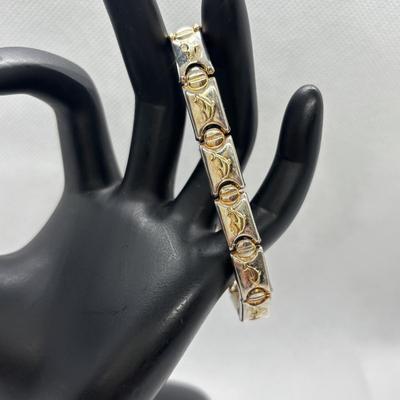 LOT 82: Sterling Silver 925 Puffy Link Dolphin Bracelet