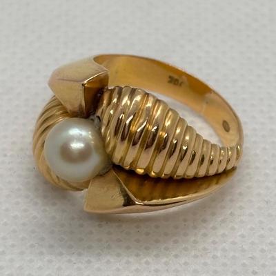 LOT 84: Vintage 18K (750) Gold Pearl Ring: 5g Tw, sz 6