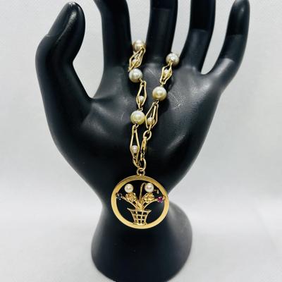 LOT 85: Cultured Pearl & Gold Bracelet w/Charm: 750 (18k) on Clasp, 14K Charm w/2 Pearls & 2 Gemstones, 10.7g Tw, 7.5"
