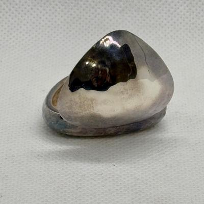 LOT 86: Tiffany Collection: 2001 Hand Hammered 925 Trinket/Pill Boll 22.3g Tw & Engraved Bookmarked 7g Tw