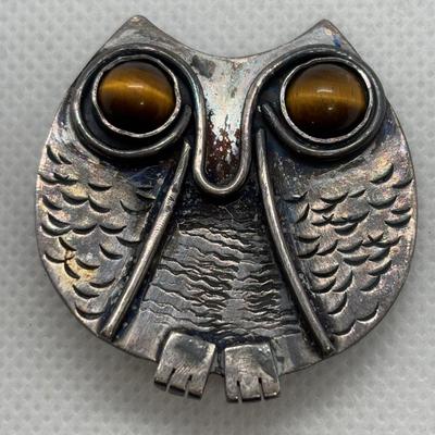 LOT 91: Sterling Silver Tiger Eye Owl Brooch & Ring, sz 7