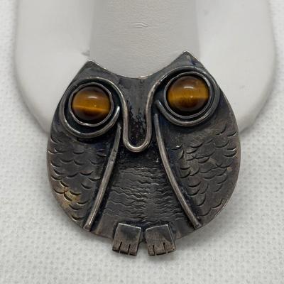 LOT 91: Sterling Silver Tiger Eye Owl Brooch & Ring, sz 7