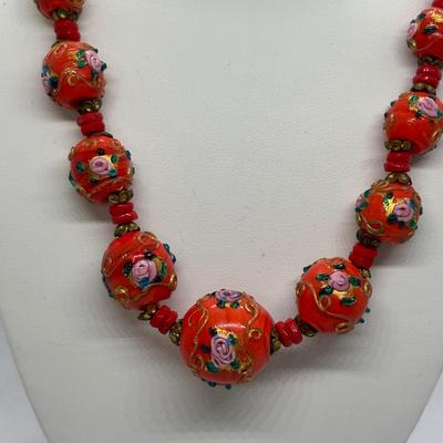 LOT 96: Great Condition! Vintage Venetian Graduated Beaded Murano Wedding Cake Necklace 20" w/31 Beads