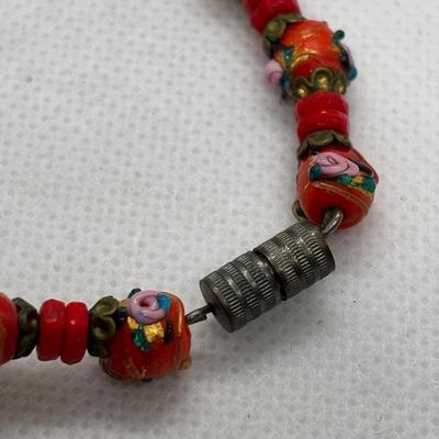 LOT 96: Great Condition! Vintage Venetian Graduated Beaded Murano Wedding Cake Necklace 20" w/31 Beads