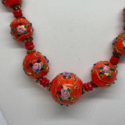 LOT 96: Great Condition! Vintage Venetian Graduated Beaded Murano Wedding Cake Necklace 20" w/31 Beads