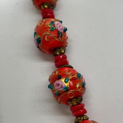 LOT 96: Great Condition! Vintage Venetian Graduated Beaded Murano Wedding Cake Necklace 20" w/31 Beads