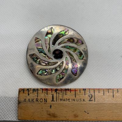 LOT 100: APC 925 Mexico Sterling Silver & Abalone Inlay Brooch, 9.5g Tw