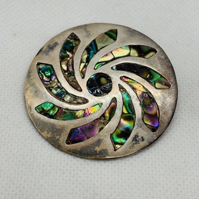 LOT 100: APC 925 Mexico Sterling Silver & Abalone Inlay Brooch, 9.5g Tw
