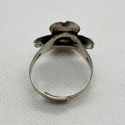 LOT 102: Vintage Beau Sterling Silver Brooches & Adjustable Flower Ring