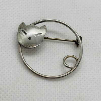 LOT 102: Vintage Beau Sterling Silver Brooches & Adjustable Flower Ring