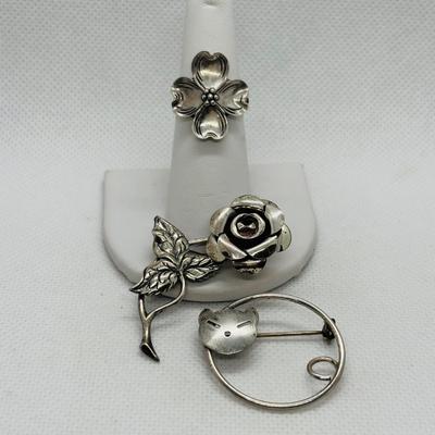 LOT 102: Vintage Beau Sterling Silver Brooches & Adjustable Flower Ring