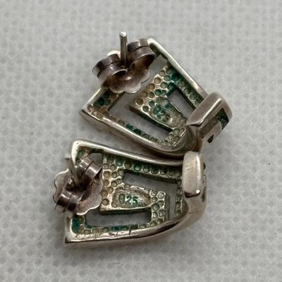 LOT 104: Sterling Silver Cut Out Band Ring sz 7 w/ Matching Earring & Jezlaine Safety Pin with Holiday Charms