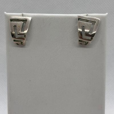 LOT 104: Sterling Silver Cut Out Band Ring sz 7 w/ Matching Earring & Jezlaine Safety Pin with Holiday Charms