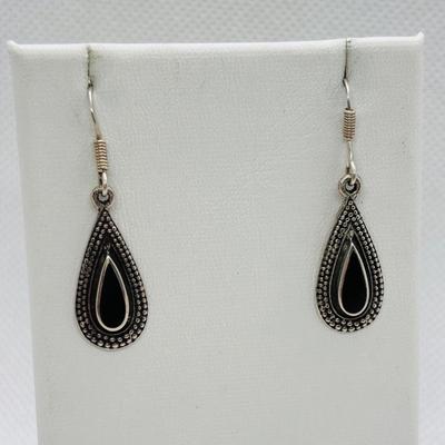 LOT 105: Sterling Silver Hugs & Kissing 7" Bracelet, Onyx Tear Drop Earrings & Avon 925 Blue Topaz Earrings