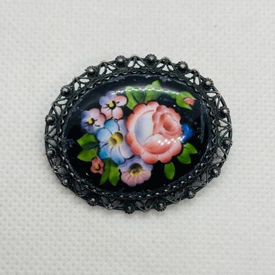 LOT 107: Vintage Rostov Finift Yaroslav Region Filigree Ring w/Enamel Painted Insert & Filigree Brooch w/Enamel Painted Insert