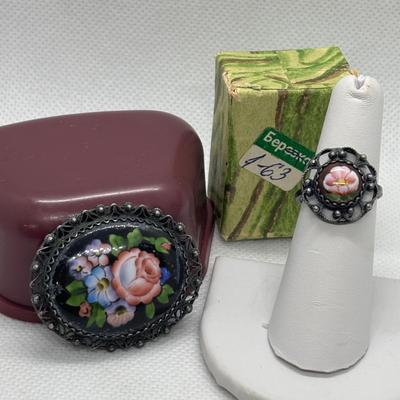 LOT 107: Vintage Rostov Finift Yaroslav Region Filigree Ring w/Enamel Painted Insert & Filigree Brooch w/Enamel Painted Insert